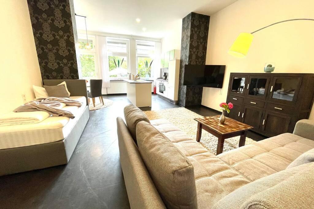 Villa Einhorn: Altstadt Loft Mit Privater Terrasse Гослар Екстериор снимка